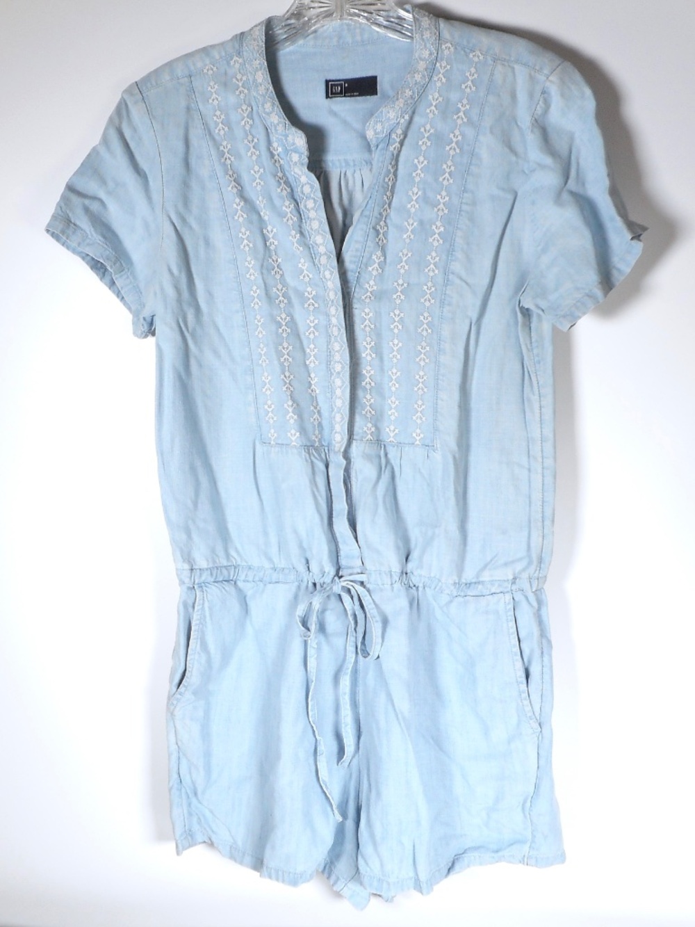 GAP Blue Chambray Denim Sz S Romper Short Sleeve Waist Tie Button Front Pockets